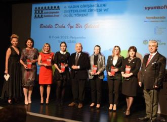 En başarılı kadınlar ödülleri aldı ve  Birlikte Daha İyi Bir Gelecek dedi!