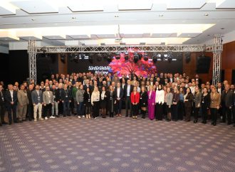 Legrand Türkiye Grubu Geleneksel Bayi Toplantısında İş Ortaklarıyla Buluştu Facebook