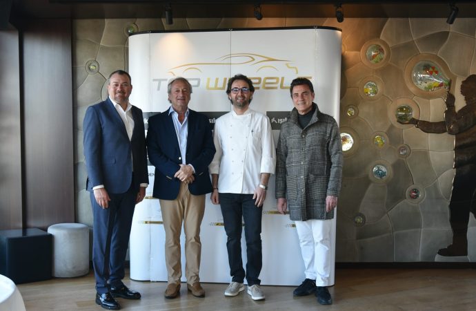 Mikla’da Seçkin Bir Gece: Top Wheels Ultimate Driving Club Üyeleri Gastronomi ve Zarafette Buluştu