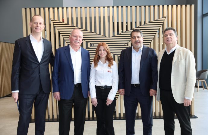 Vosmer, CUPRA “One of Us Awards”ta Dünya Birinciliğine İmza Attı