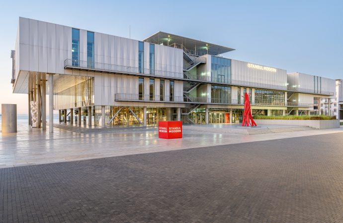 İstanbul Modern, Bayramda Ziyaretçilerini Sanatla Buluşturuyor