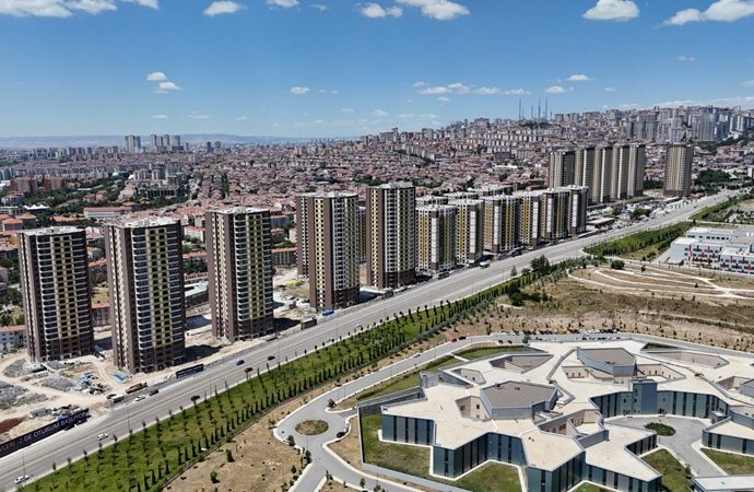 İlk Etapta Yaşam, Üçüncü Etapta İnşaat Başladı; Adres Ankara Evleri’nin İkinci Etabında Teslim Heyecanı Yaşanıyor.