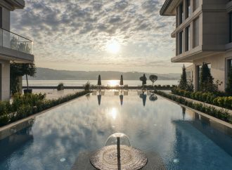 Boğaz’da Havuz Keyfi Mandarin Oriental Bosphorus, Istanbul’da