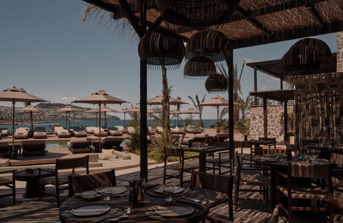 OKU Bodrum Kapılarını Açtı. Ege’nin Turkuaz Suları Sessiz Lüks Temasıyla Tanışıyor