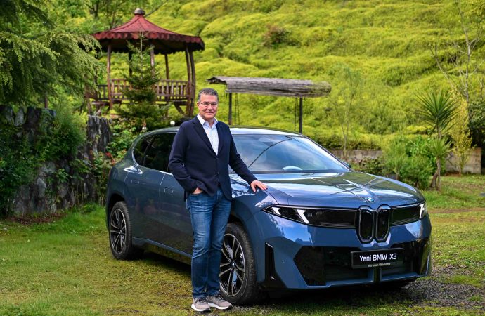 Yeni BMW iX3, OGD’nin “Türkiye’de Yılın Otomobili” Yarışmasına 3 Ödülle Damga Vurdu