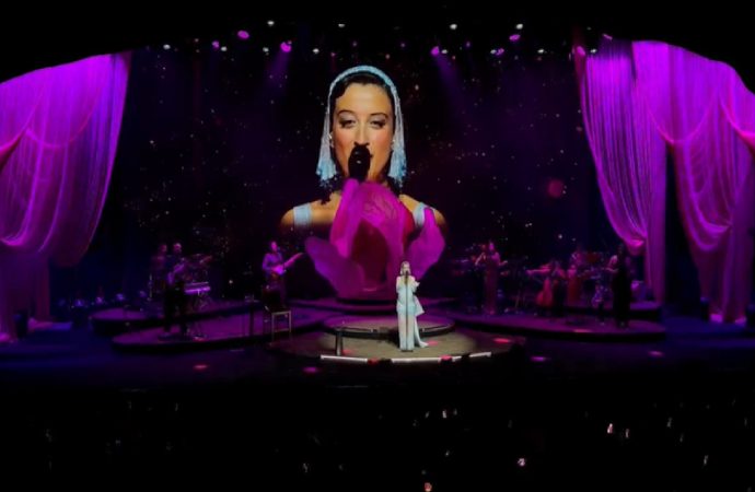 Melike Şahin Harbiye’de İki Gece Kapalı Gişe Sahne Aldı