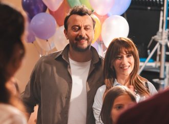 Hazal Kaya ve Ali Atay’dan Merak Uyandıran Set Kareleri!