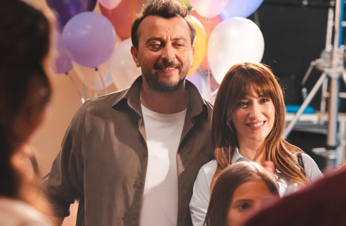 Hazal Kaya ve Ali Atay’dan Merak Uyandıran Set Kareleri!