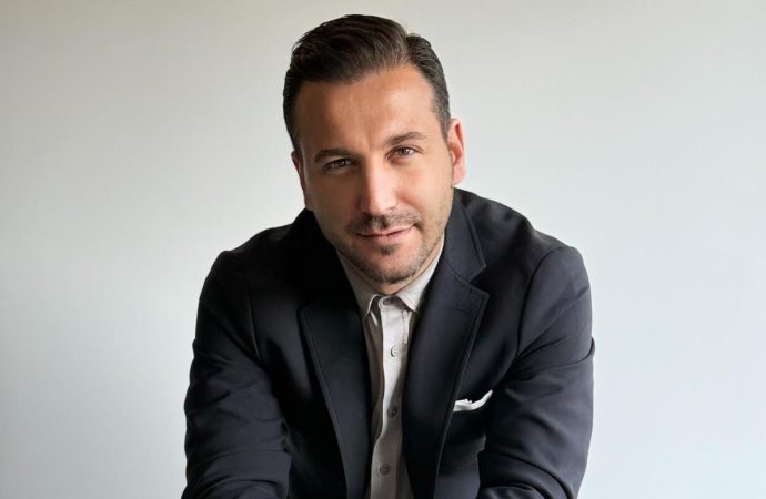Mimar Salih Çıkman “Mimarlık ve İnşaat Sektöründe Dijital Dönüşüm Artık Bir Tercih Değil, Gereklilik…”