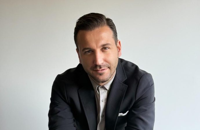 Mimar Salih Çıkman “Mimarlık ve İnşaat Sektöründe Dijital Dönüşüm Artık Bir Tercih Değil, Gereklilik…”