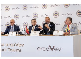 Fenerbahçe’de Kadın Futbol Takımı, arsaVev’e Emanet