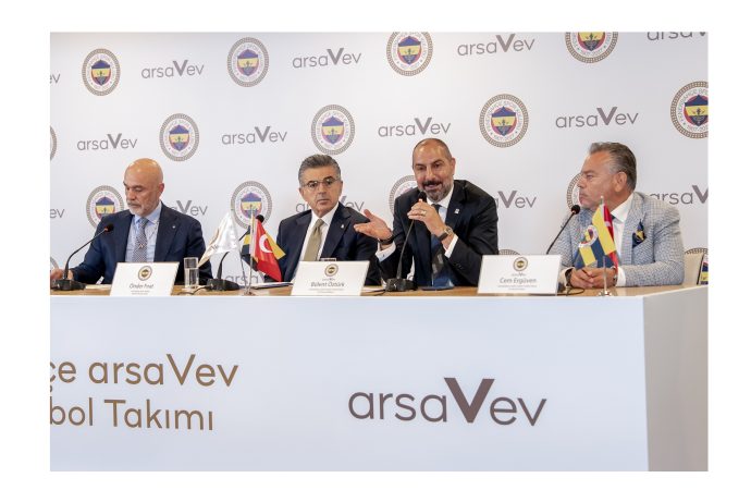 Fenerbahçe’de Kadın Futbol Takımı, arsaVev’e Emanet