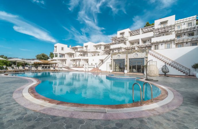 Elementa Boutique Hotel ile Elementlerden İlham Alan Sakin Bir Yaz