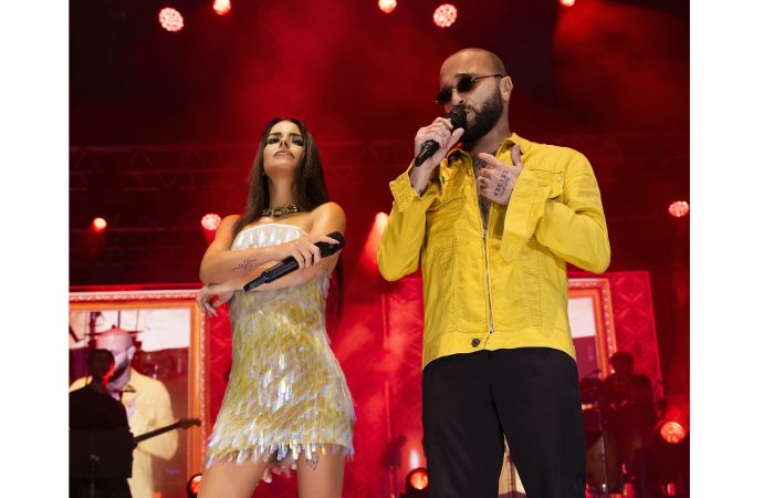 Simge’den İstanbul’da Süprizlerle Dolu Gece