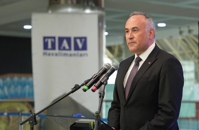 TAV Havalimanları İzmir’de 20. Yılını Kutluyor