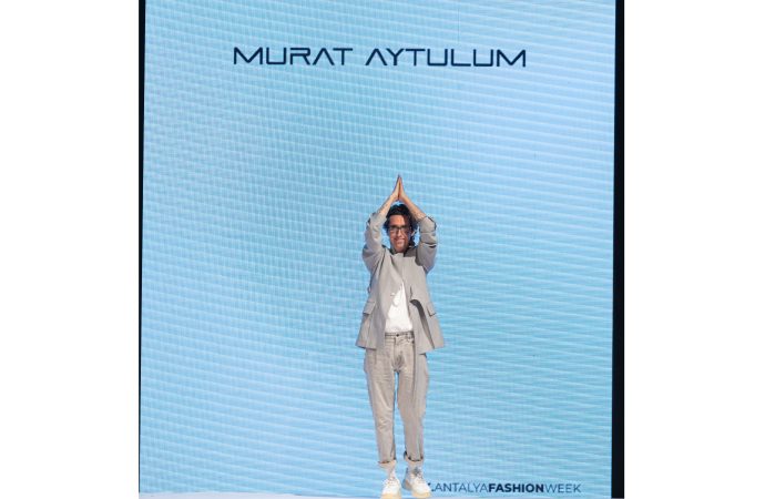 Moskova Fashion Week’te Türk İmzası: Ünlü Moda Tasarımcısı Murat Aytulum’dan “Selam”