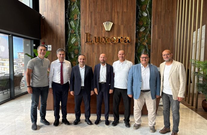 Luxera GYO, Veliefendi’de 10 Milyar TL’lik Proje İçin İmzaları Attı