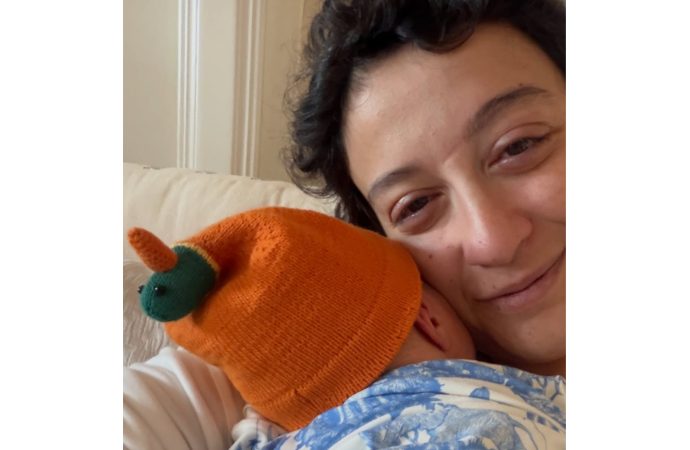 Melike Şahin, Oğluyla İlk Fotoğrafını Sosyal Medya Hesabından Paylaştı.