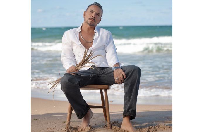 Cenk Eren’den “ZALİM”