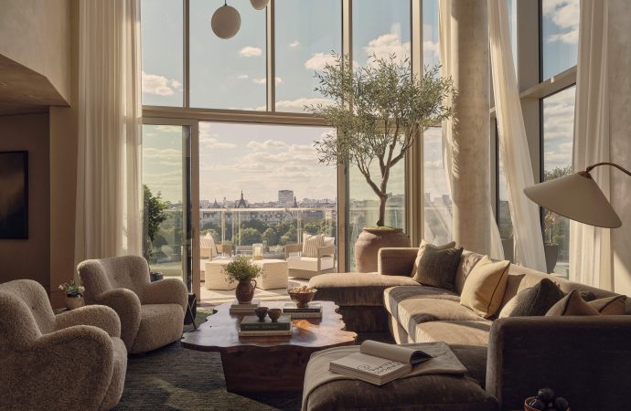 Gökyüzünde Bir Sığınak; Londra’nın İkonik South Bank Bölgesinde Penthouse Yaşamına Yeni Bir Yorum